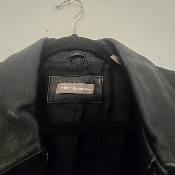 Classic Black Leather Jacket - Picture 5 of 10